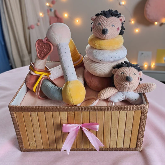 Kraamcadeau “Egel & Vriendjes” – Warm, Zacht & Speels