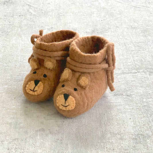 Babyslofjes Beer – Vilten Babyschoentjes – Fairmade – Unisex – Maat 9 cm – Bruin
