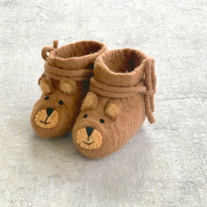 Babyslofjes Beer – Vilten Babyschoentjes – Fairmade – Unisex – Maat 9 cm – Bruin